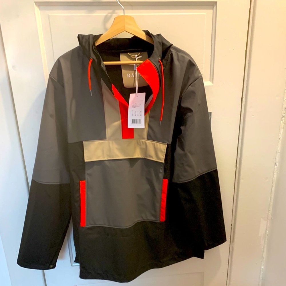 Pullover rain shell by Rains